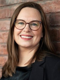 Eva Cecilie Finstad i DOGA